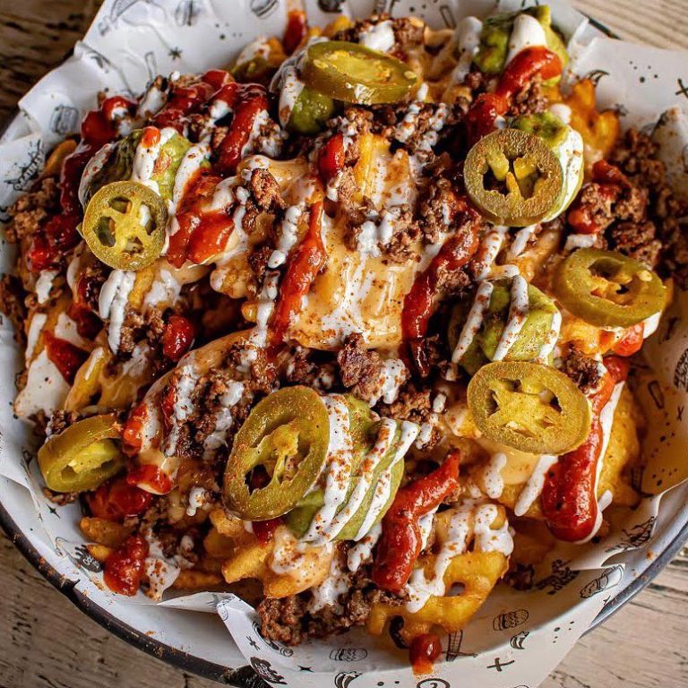 Fat Hippo Spicy salad with mince